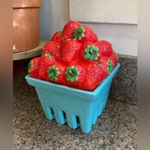 Ceramic Strawberry Basket Homeworx by Harry Slatkin 🍓